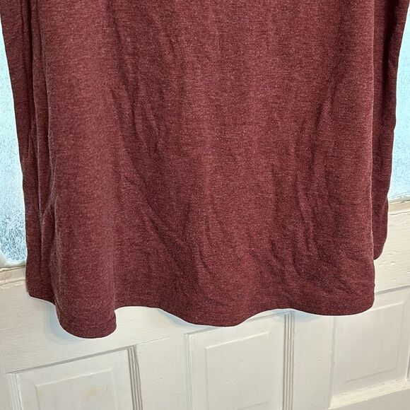 Women’s Burgundy Red Short Sleeve Tshirt with criss cross on chest size XXL - Picture 4 of 8